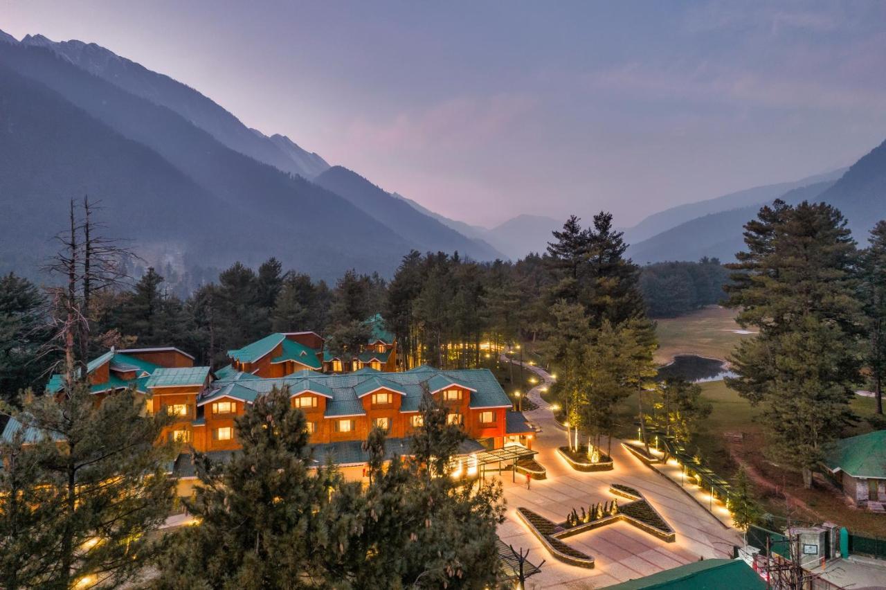 Radisson Golf Resort Pahalgam Pahalgām Exterior foto