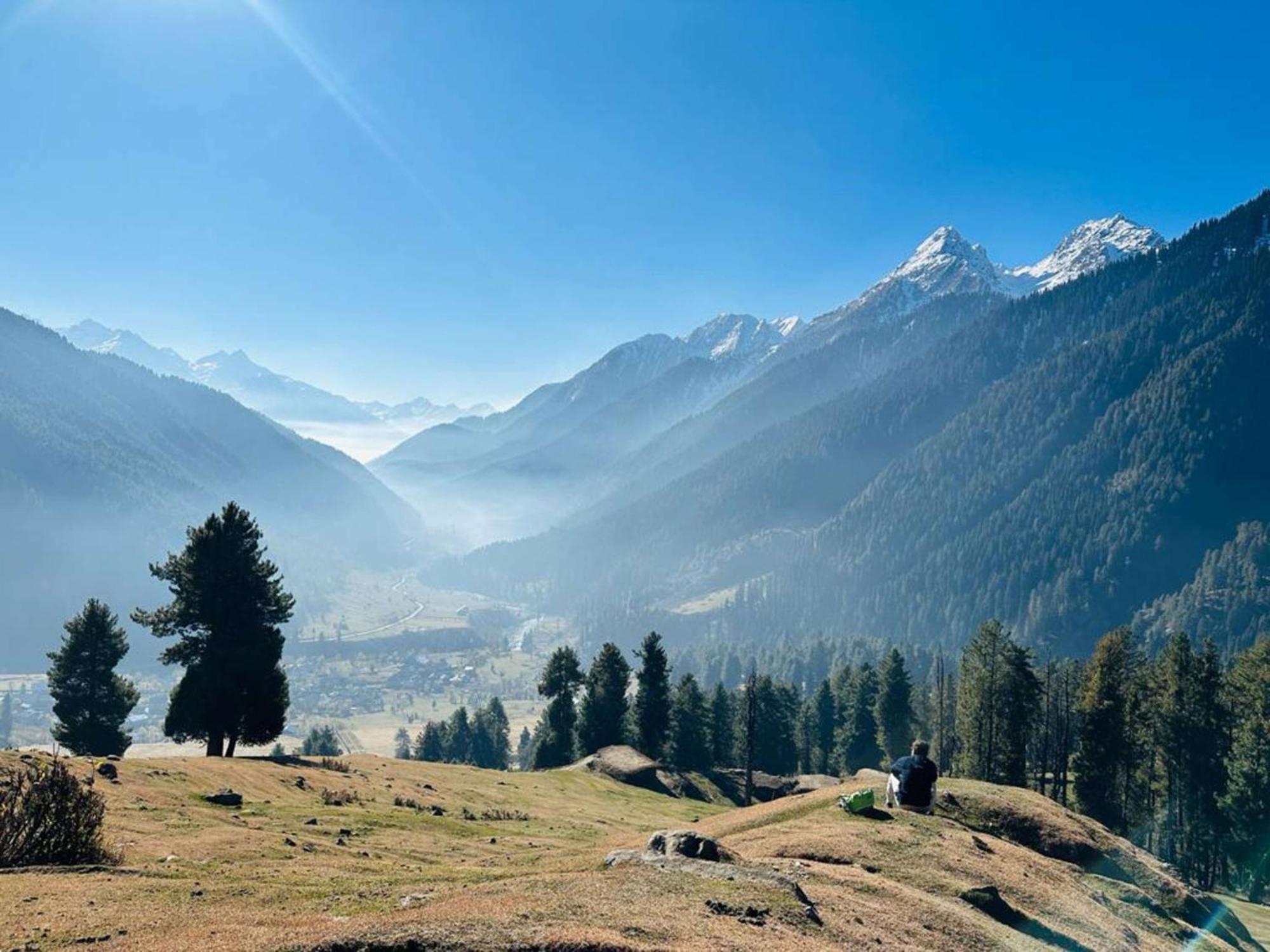 Radisson Golf Resort Pahalgam Pahalgām Exterior foto