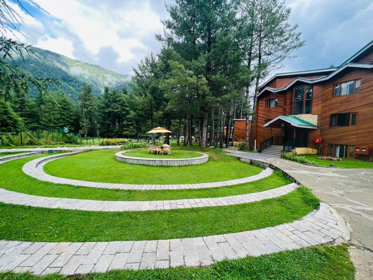 Radisson Golf Resort Pahalgam Pahalgām Exterior foto