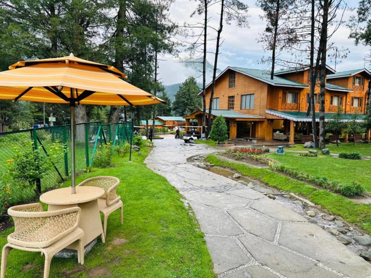 Radisson Golf Resort Pahalgam Pahalgām Exterior foto